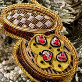 EMBROIDERED ORNAMENT : Dimsum